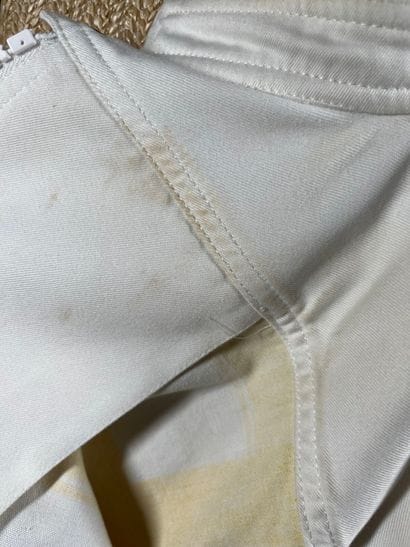 COURRÈGES Paris 
Blouson court en coton blanc...
