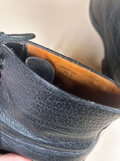 J. M. WESTON 
Ensemble de deux paires de...