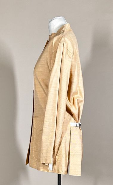 COURRÈGES Paris 
Tailleur en viscose sable...