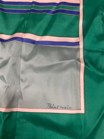 HERMÈS Paris
Carré en twill de soie imprimé,...