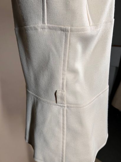 COURRÈGES Paris 
Tailleur en gabardine de...