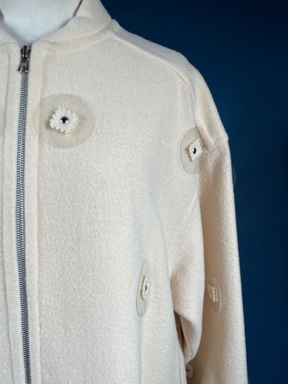 COURRÈGES Paris 
Long manteau en lainage...
