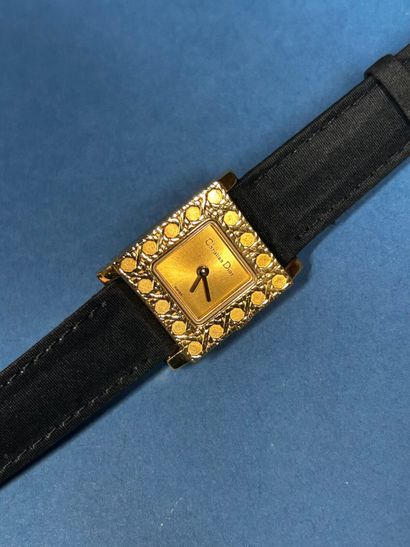 CHRISTIAN DIOR 
Square dial watch in gilt...