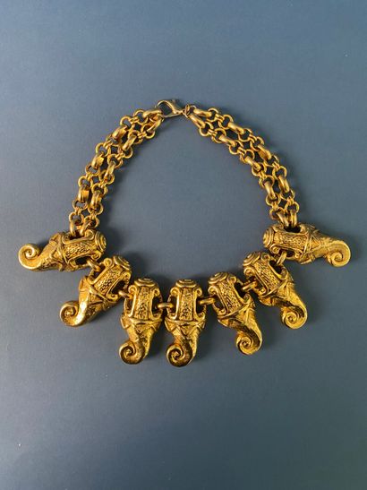 Attribué à KALINGER 
Collier tribal à trompe...