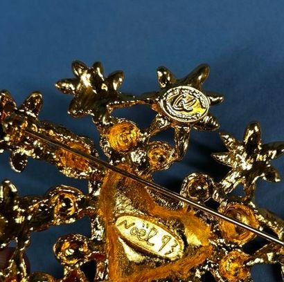 CHRISTIAN LACROIX, Noël 1993 
Broche en métal...