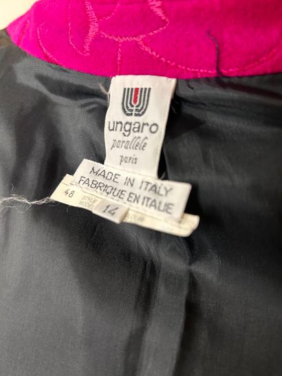 UNGARO PARALLELE 
Veste en drap rose rebrodé...