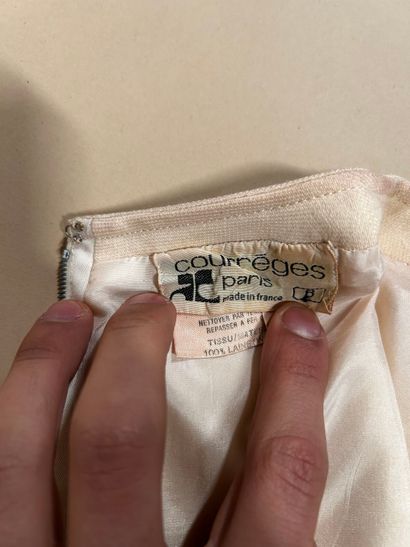 COURRÈGES Paris 
Réunion de deux tops tuniques...