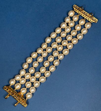 CHANEL, 1983 
Bracelet with four rows of...