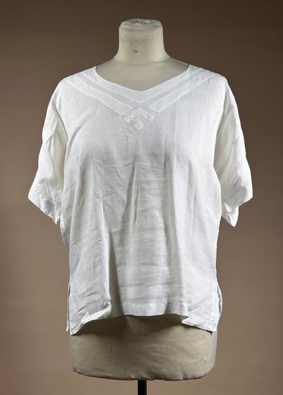 RENATA, Diffusion Michel Comte 
Robe mi-longue...