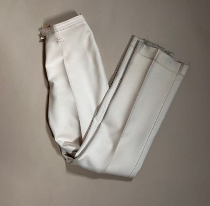 COURRÈGES Paris 
Tailleur en gabardine de...