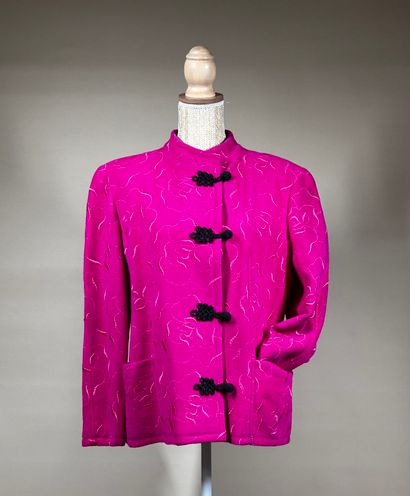 UNGARO PARALLELE 
Veste en drap rose rebrodé...