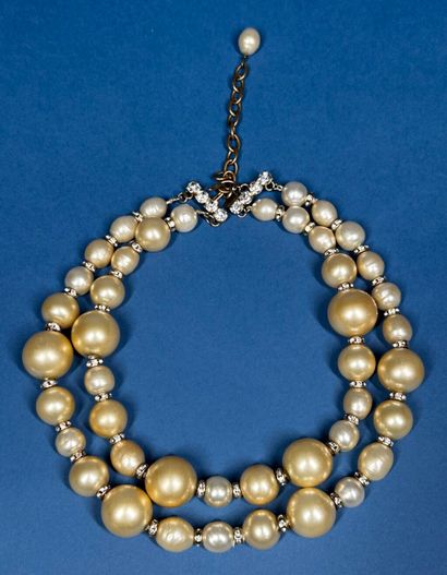 CHANEL, 1982. 
Necklace with a double strand...