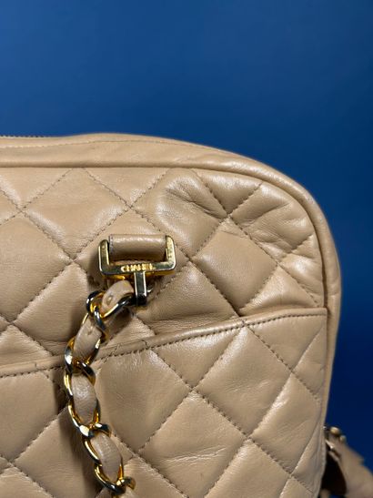 CHANEL 
Camera