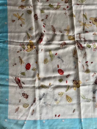 HERMÈS Paris
Carré en twill de soie imprimée...