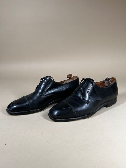 J. M. WESTON 
Ensemble de deux paires de...