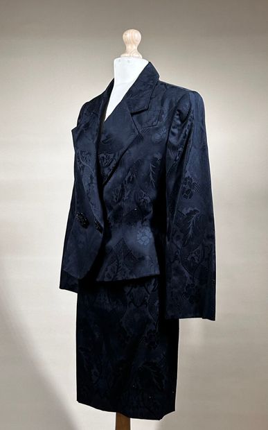 CHRISTIAN DIOR Boutique, n° 48283 et 98438
Tailleur...