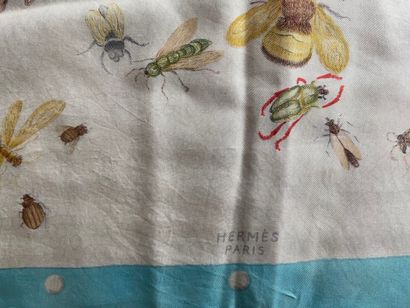 HERMÈS Paris
Carré en twill de soie imprimée...
