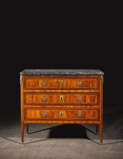 Chest of drawers in fruitwood, amaranth and...