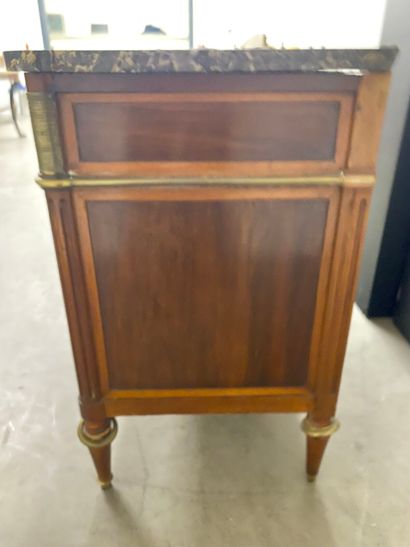 Chest of drawers in mahogany and brass rods,...