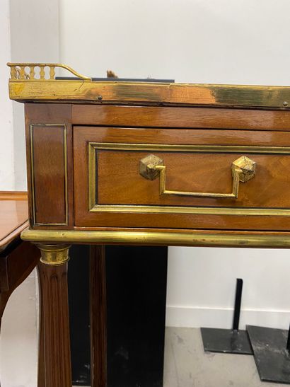 Mahogany and copper-moulded mahogany veneer...