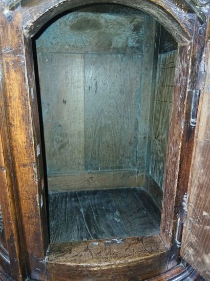 Small tabernacle sideboard with one door...