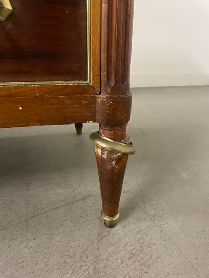 Chest of drawers in mahogany and brass rods,...