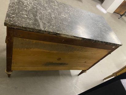 Chest of drawers in mahogany and brass rods,...
