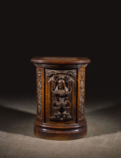Small tabernacle sideboard with one door...