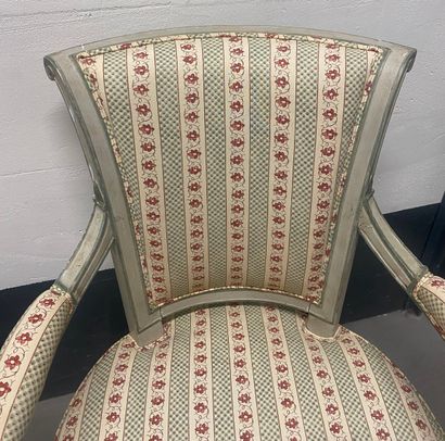 Pair of cabriolet armchairs in molded, carved,...
