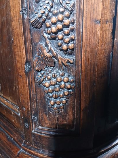 Small tabernacle sideboard with one door...