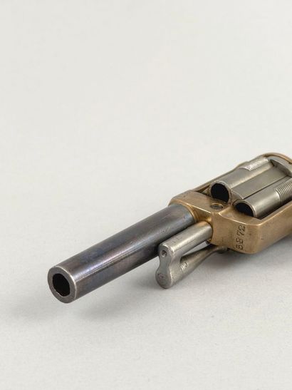 Revolver Slocum, cinq coups, calibre 32 annulaire....
