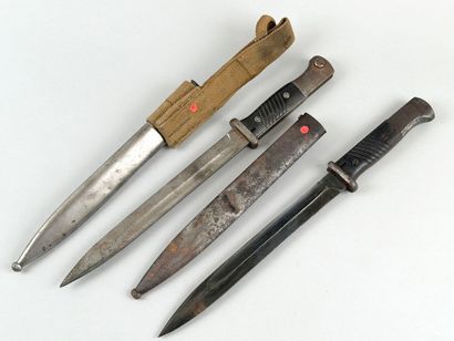 ALLEMAGNE 
Deux baïonnettes 1884-98, 3e type...