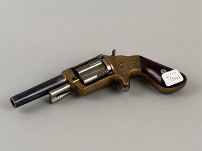 Revolver Slocum, cinq coups, calibre 32 annulaire....