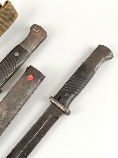 ALLEMAGNE 
Deux baïonnettes 1884-98, 3e type...