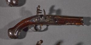 Petit pistolet d'officier à silex. Canon...