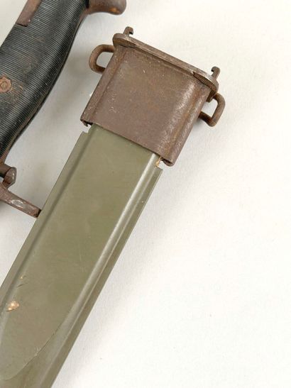 USA 
- Couteau de combat US NAVY Mark I Colonial....
