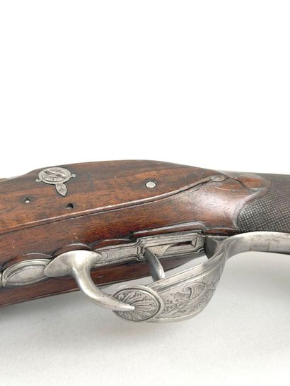Pistolet à silex d'officier 
Canon rond,...
