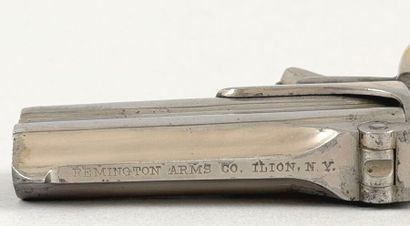 Pistolet Derringer Over Under, deux coups...