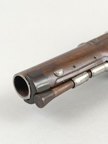 Pistolet à silex d'officier 
Canon rond,...