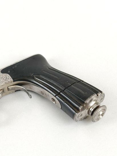 Pistolet à percussion Cusson Rossignol, un...