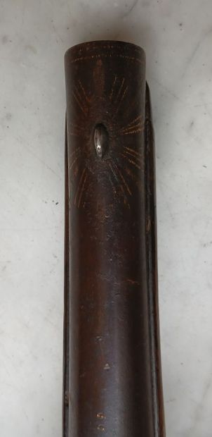 Pistolet à silex d'officier. 
Canon rond,...