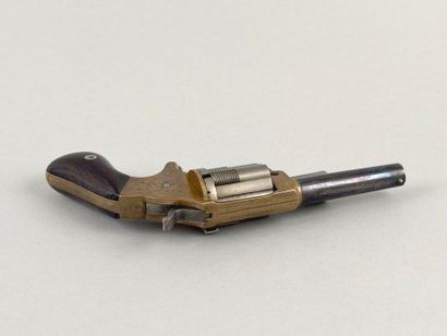 Revolver Slocum, cinq coups, calibre 32 annulaire....