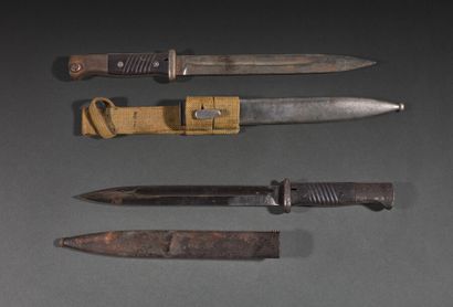ALLEMAGNE 
Deux baïonnettes 1884-98, 3e type...