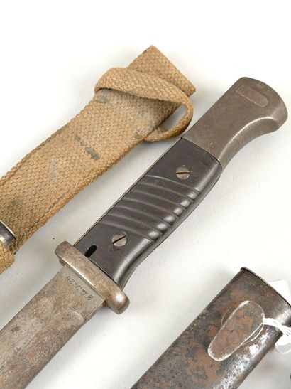 ALLEMAGNE 
Deux baïonnettes 1884-98, 3e type...
