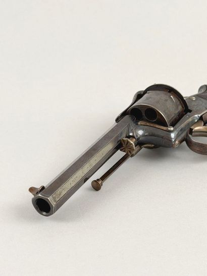 Revolver à broche de luxe, six coups, calibre...