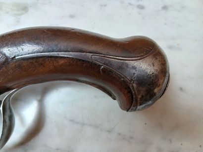 Pistolet à silex d'officier. 
Canon rond,...