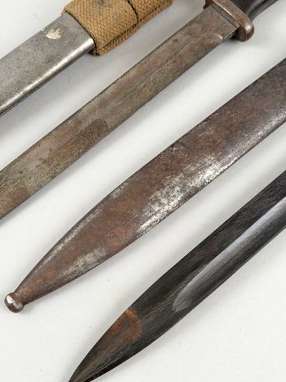 ALLEMAGNE 
Deux baïonnettes 1884-98, 3e type...