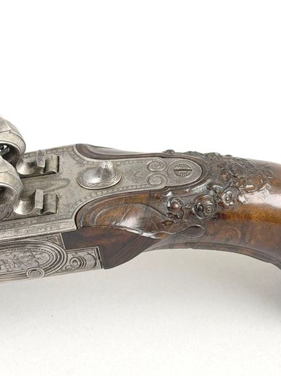 Important pistolet double à silex, aux armes...