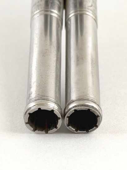 Important pistolet double à silex, aux armes...
