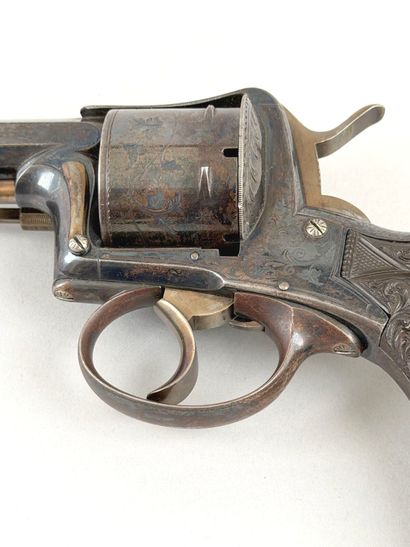 Revolver à broche de luxe, six coups, calibre...